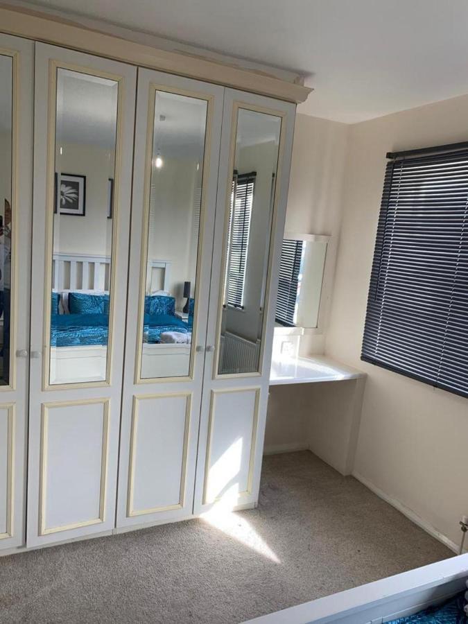 הוילה Charming 2-Bed House In לונדון מראה חיצוני תמונה